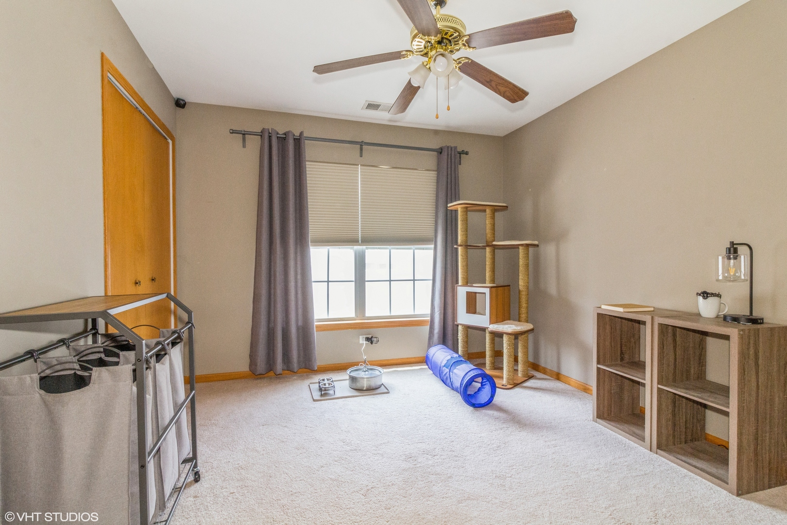 2029 Frantum Road, Unit 2029 Sycamore, IL 60178 - Photo 10 of 18 a view of a livingroom with workspace and windows