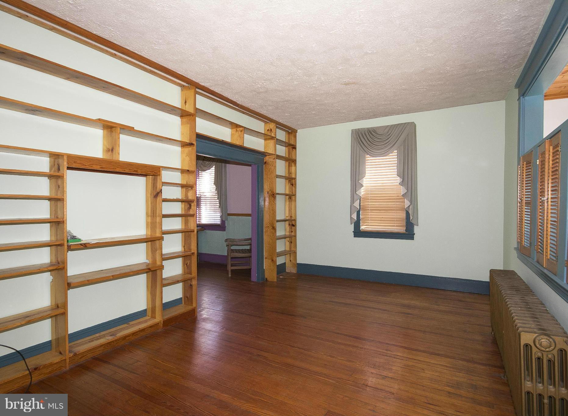 3208 Rueckert Avenue Baltimore, MD 21214 - Photo 3 of 30 Living Room