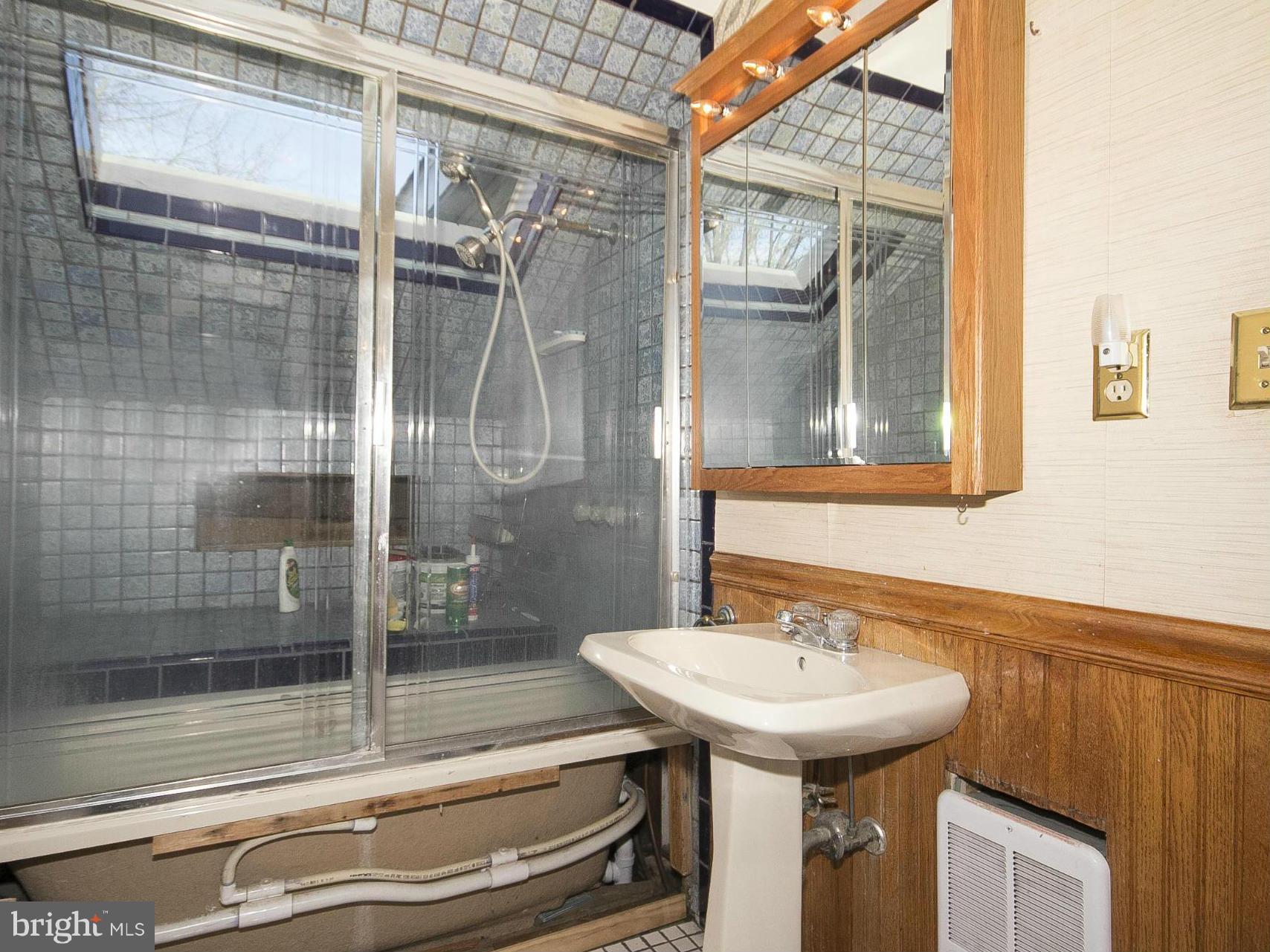 3208 Rueckert Avenue Baltimore, MD 21214 - Photo 24 of 30 Bath