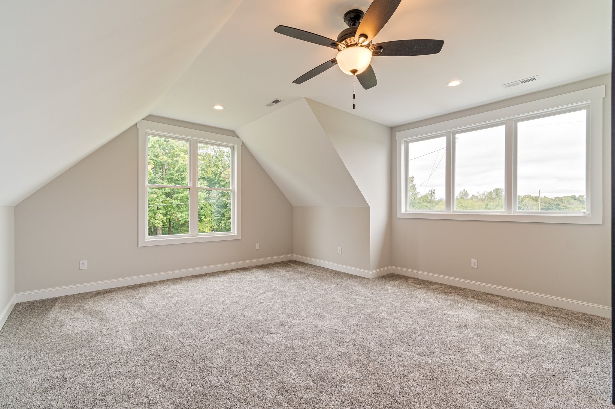 2675 Monte Murrey Road Lewisburg, TN 37091 - Photo 46 of 61 an empty room with windows and ceiling fan
