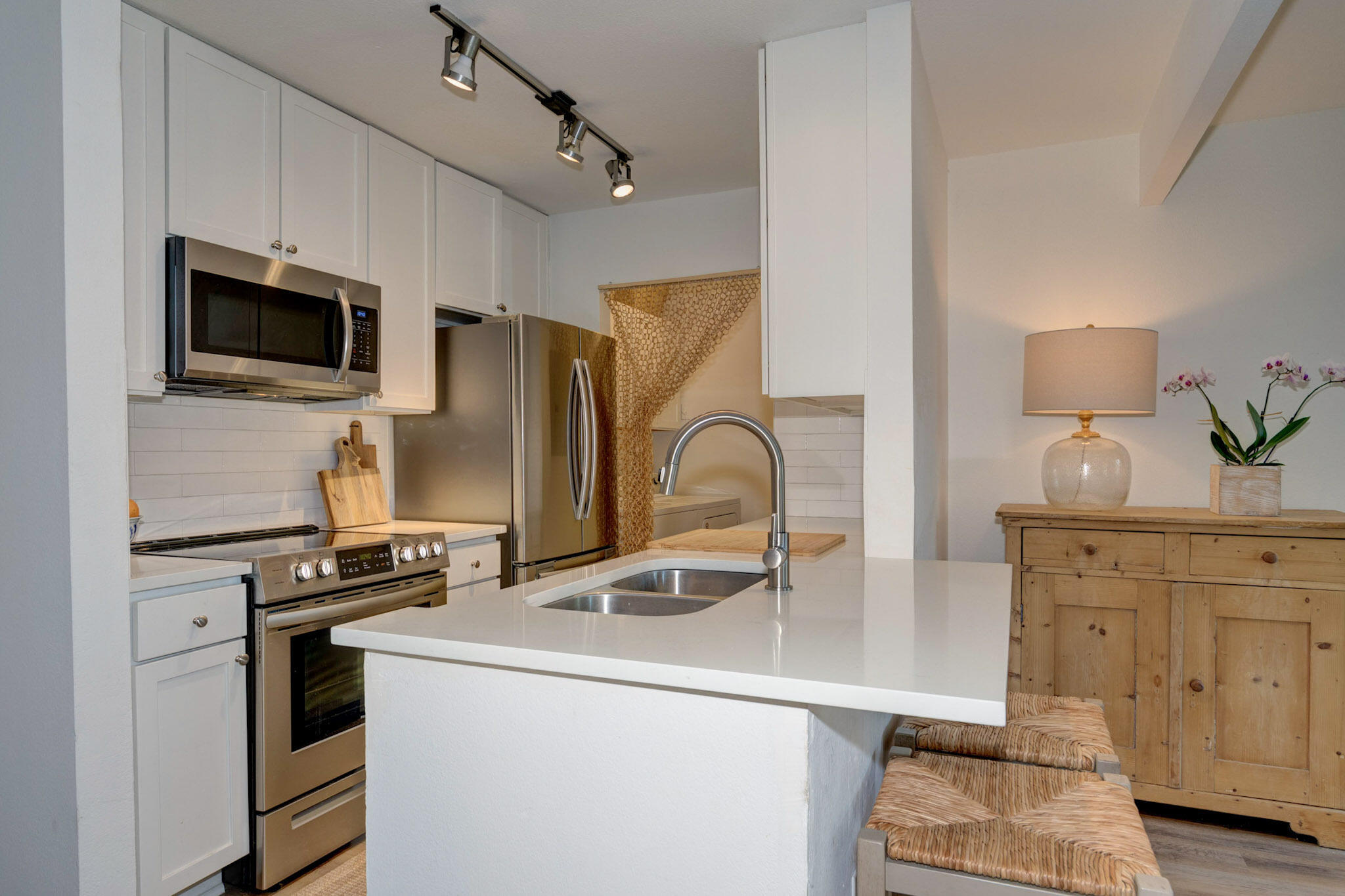 272 Alexandra Drive, Unit 1 Mount Pleasant, SC 29464 - Photo 3 of 30 9-DSC_6432_3_4_5_6
