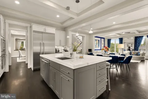 $2,750,000 | 3701-38 38th Street North, Arlington, VA 22207