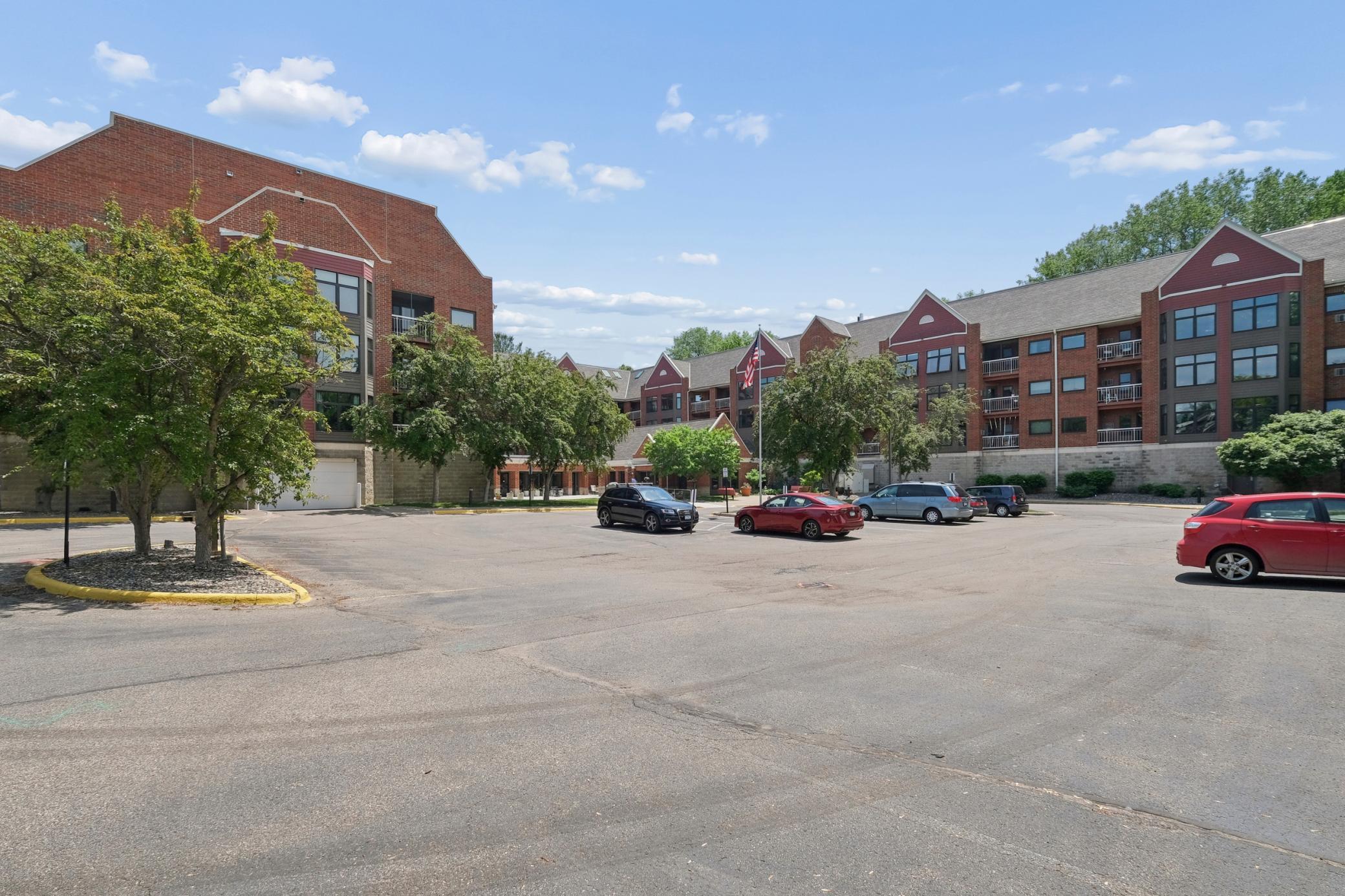 500 County B Road West, Unit 111 Roseville, MN 55113 - Photo 23 of 25