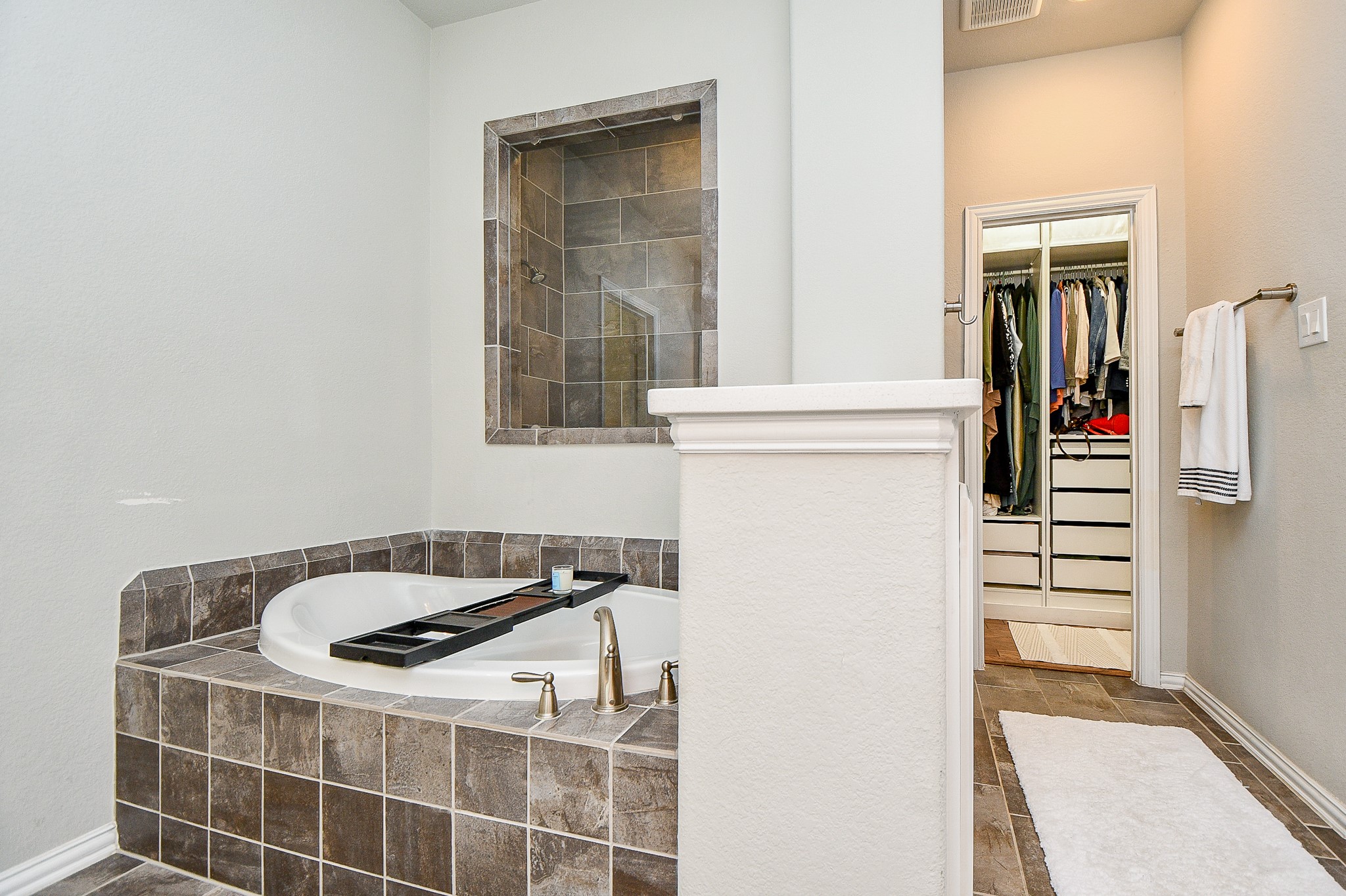 4523 Juniper Ridge Lane Manvel, TX 77578 - Photo 18 of 38 a bathroom with a sink and washing machine