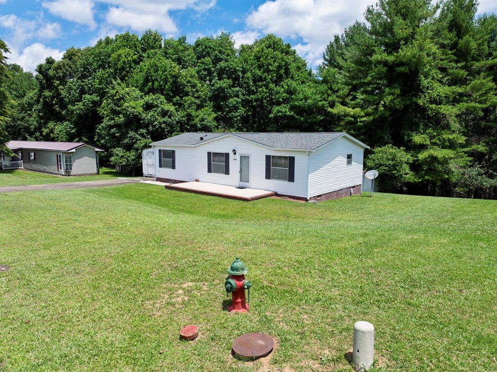 2500 Deerhaven Road Galax, VA 24333 - Photo 2 of 60 Gallery Image 2