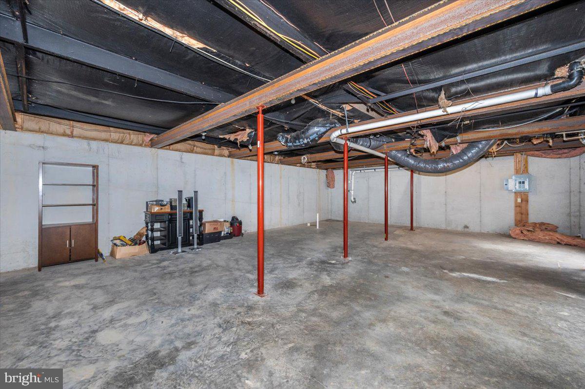 105 Relative Way Falling Waters, WV 25419 - Photo 27 of 42 a view of a garage