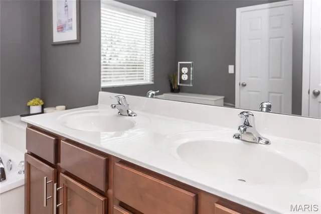 $375,000 | 8039 Pinetop Drive, St. Louis, MO 63129