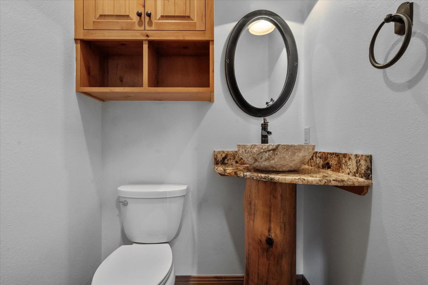 1010 Willow Road Lubbock, TX 79424 - Photo 27 of 47 Half Bathroom
