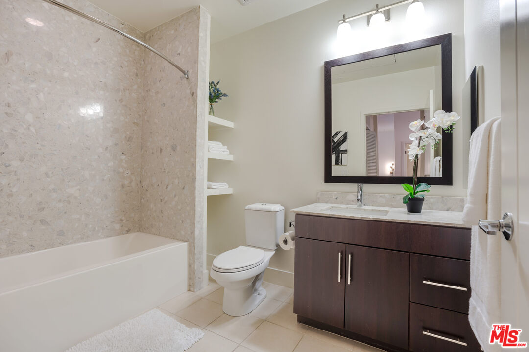 12920 West Runway Road, Unit 161 Playa Vista, CA 90094 - Photo 19 of 35
