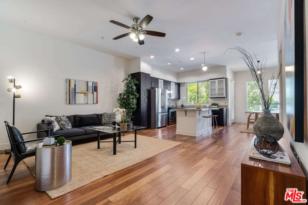 12920 West Runway Road, Unit 161 Playa Vista, CA 90094 - Photo 5 of 35