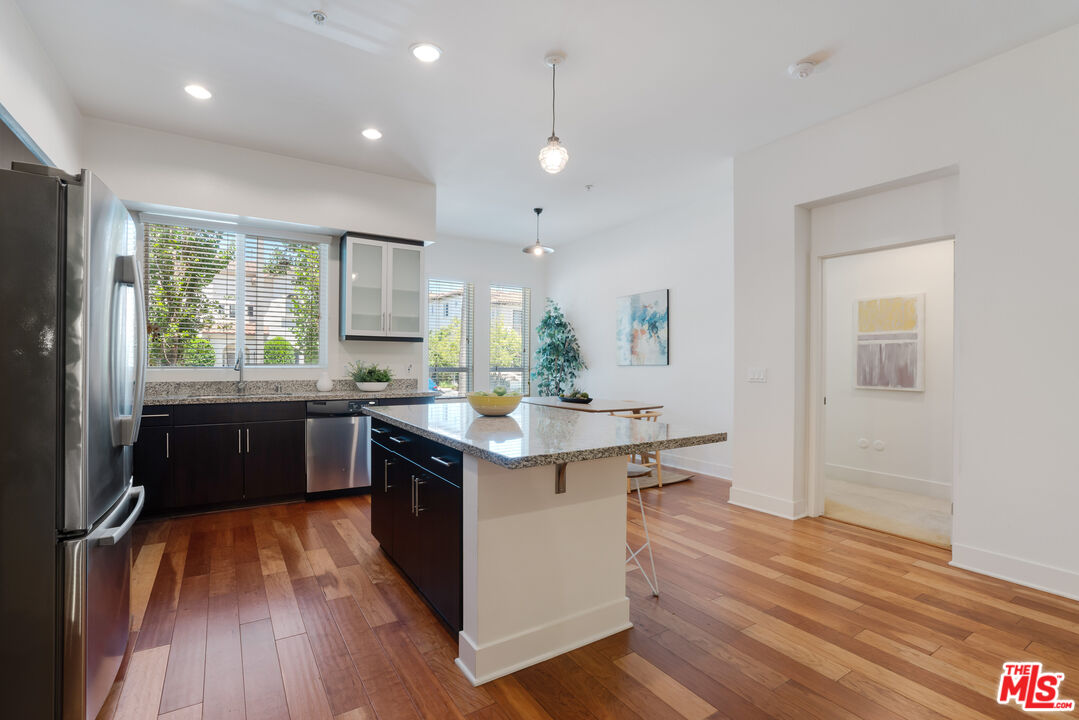 12920 West Runway Road, Unit 161 Playa Vista, CA 90094 - Photo 7 of 35