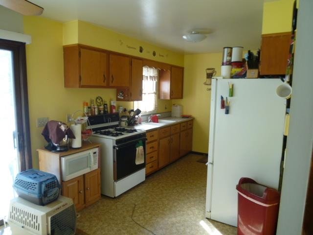 916 North Greene Road Goshen, IN 46526 - Photo 4 of 18 Gallery Image 4