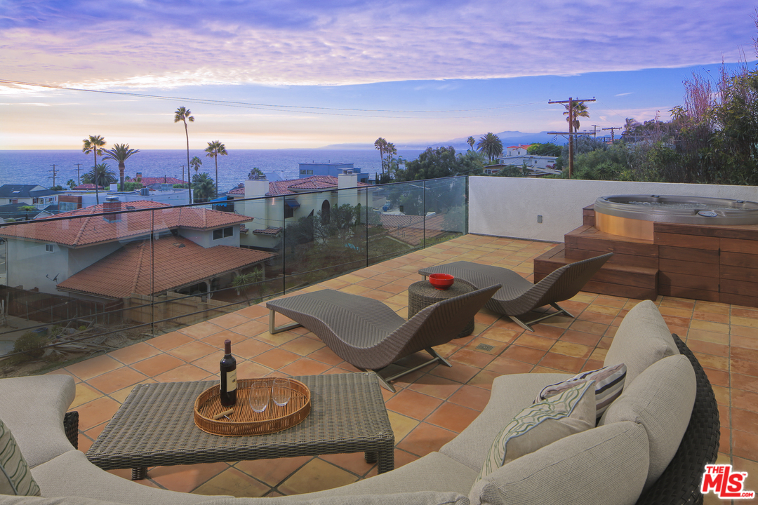 7551 Trask Avenue Playa del Rey, CA 90293 - Photo 1 of 16