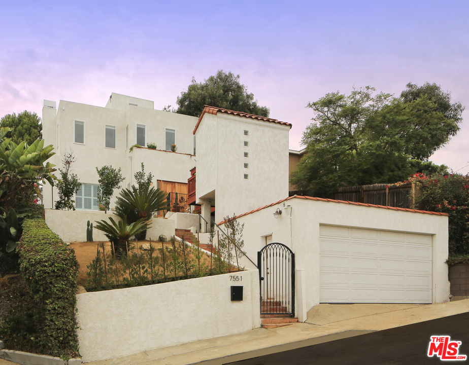 7551 Trask Avenue Playa del Rey, CA 90293 - Photo 2 of 16