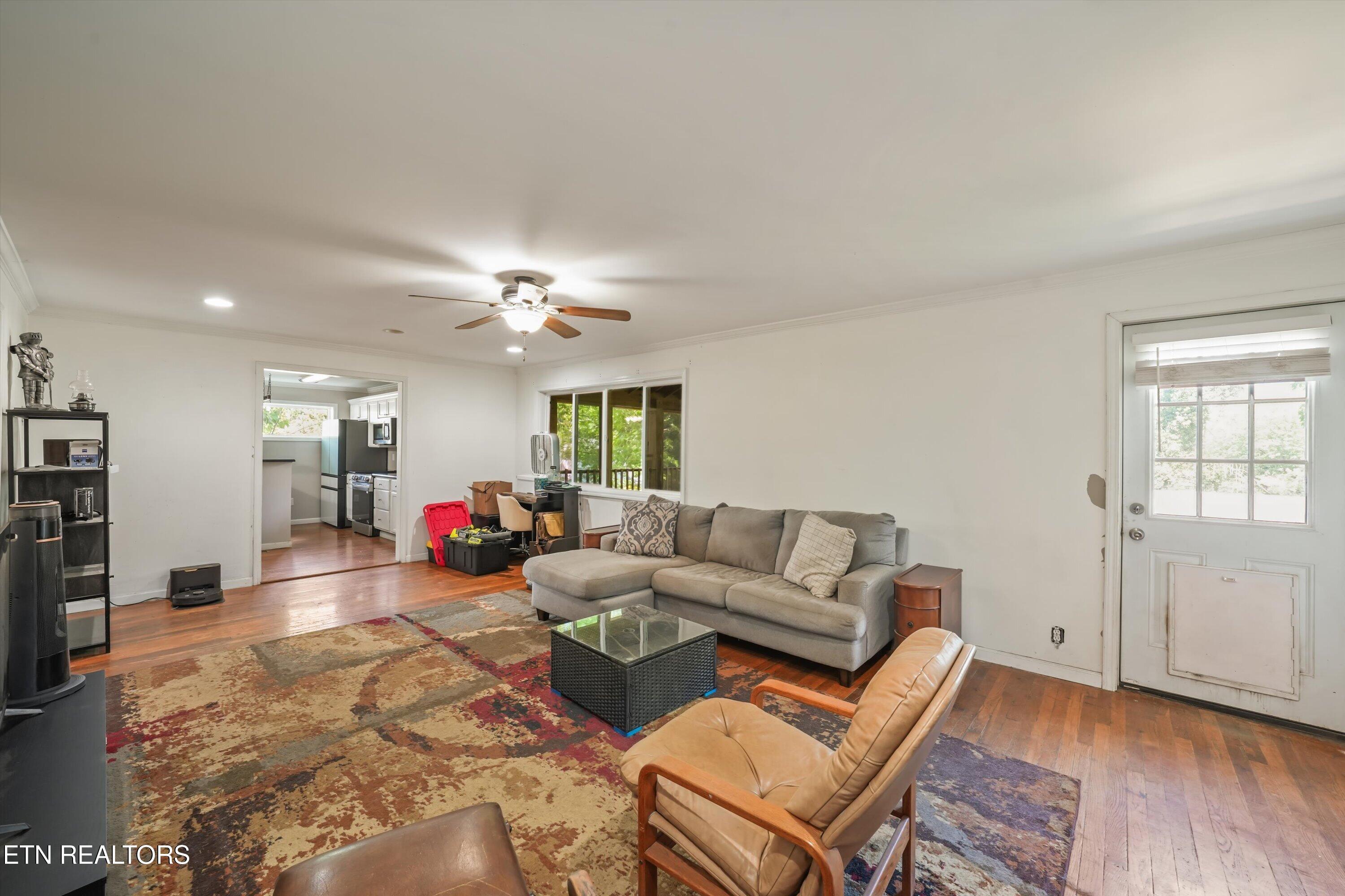 155 Kentucky Avenue Oak Ridge, TN 37830 - Photo 5 of 37 08-155 Kentucky Ave 14