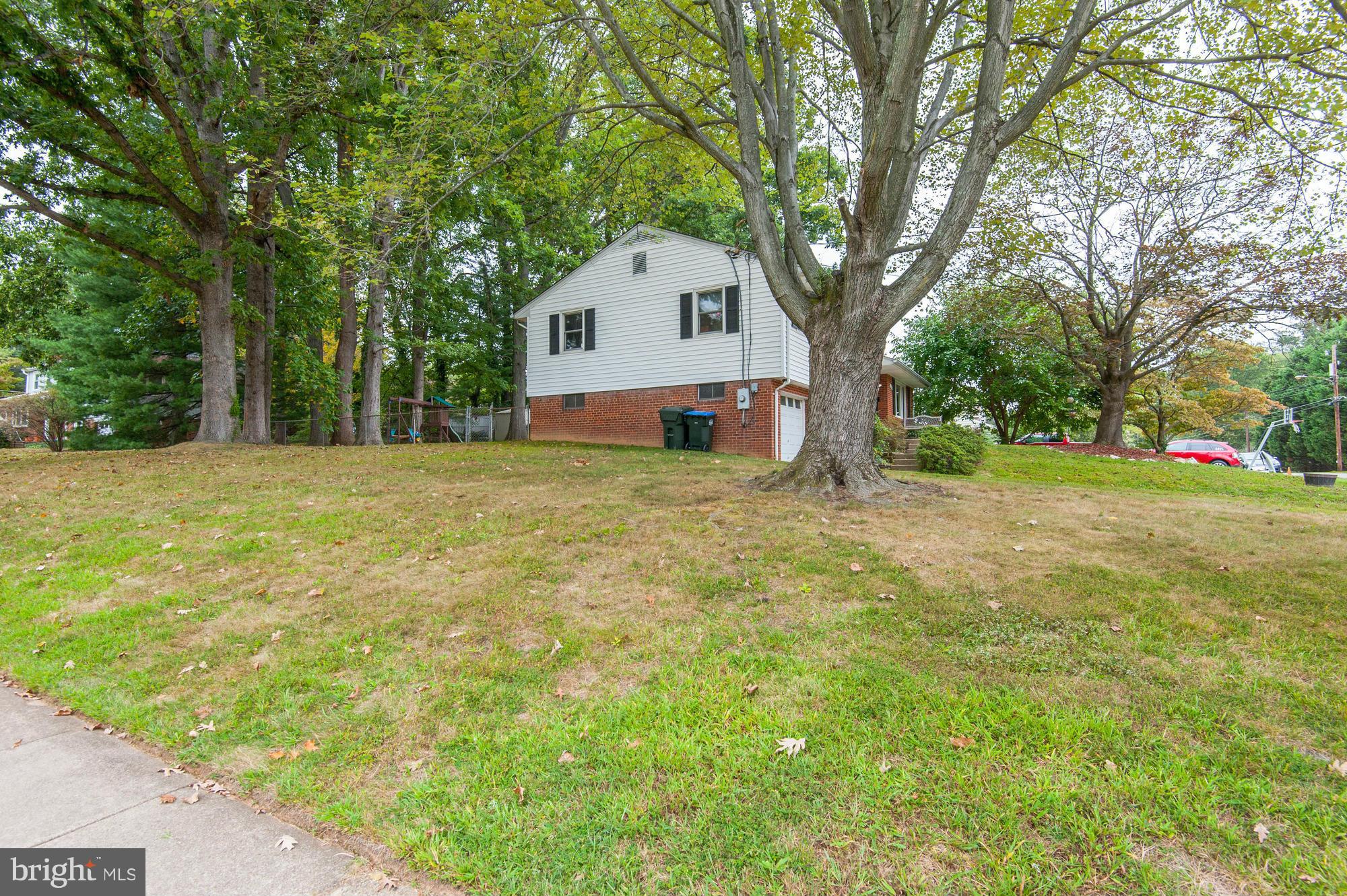 7606 Hogarth Street Springfield, VA 22151 - Photo 2 of 30 Exterior (General)