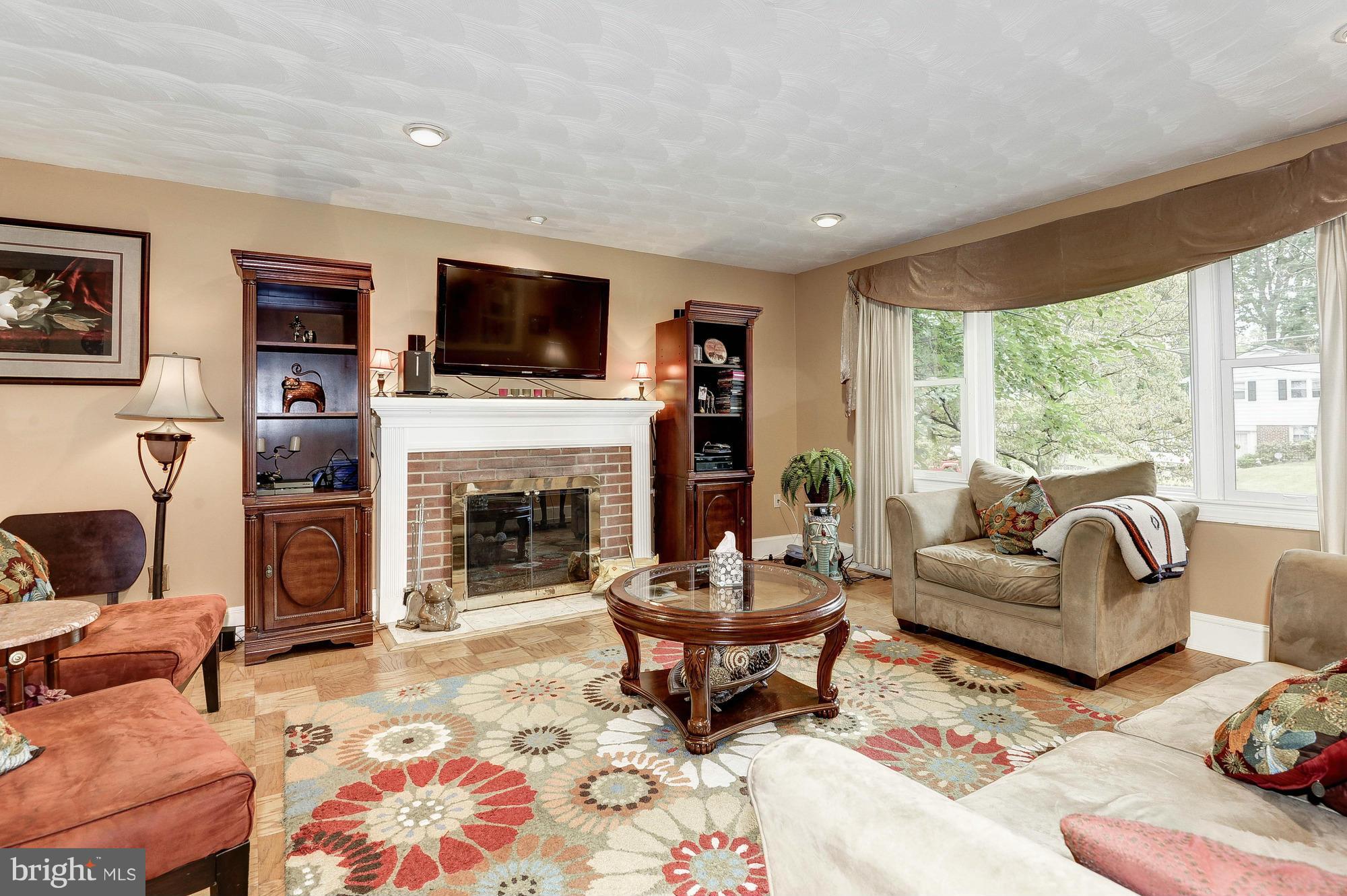 7606 Hogarth Street Springfield, VA 22151 - Photo 11 of 30 Living Room