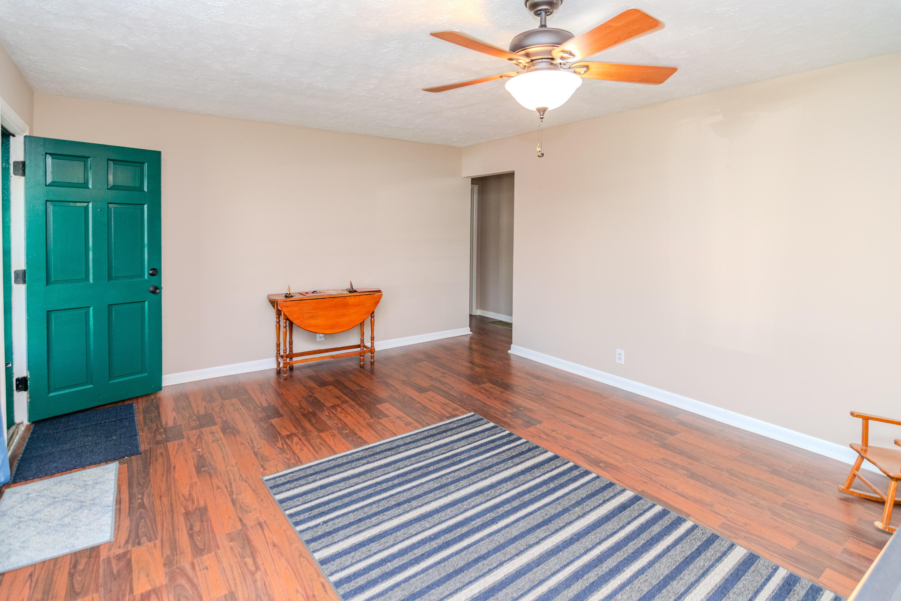 217 Locust Grove Road Winchester, KY 40391 - Photo 4 of 48 Living Room