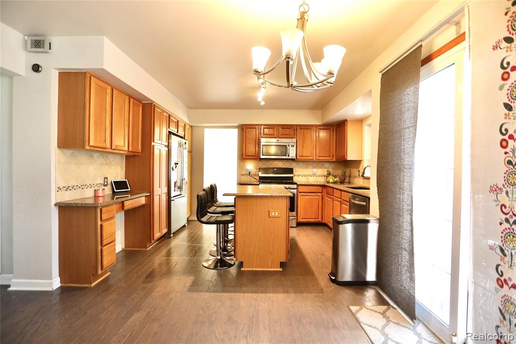 45587 Hanford Road Canton, MI 48187 - Photo 26 of 68 Gallery Image 26
