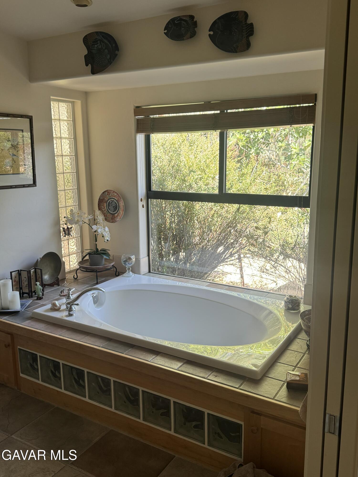 21405 Prospect Avenue Tehachapi, CA 93561 - Photo 10 of 20 primary bath