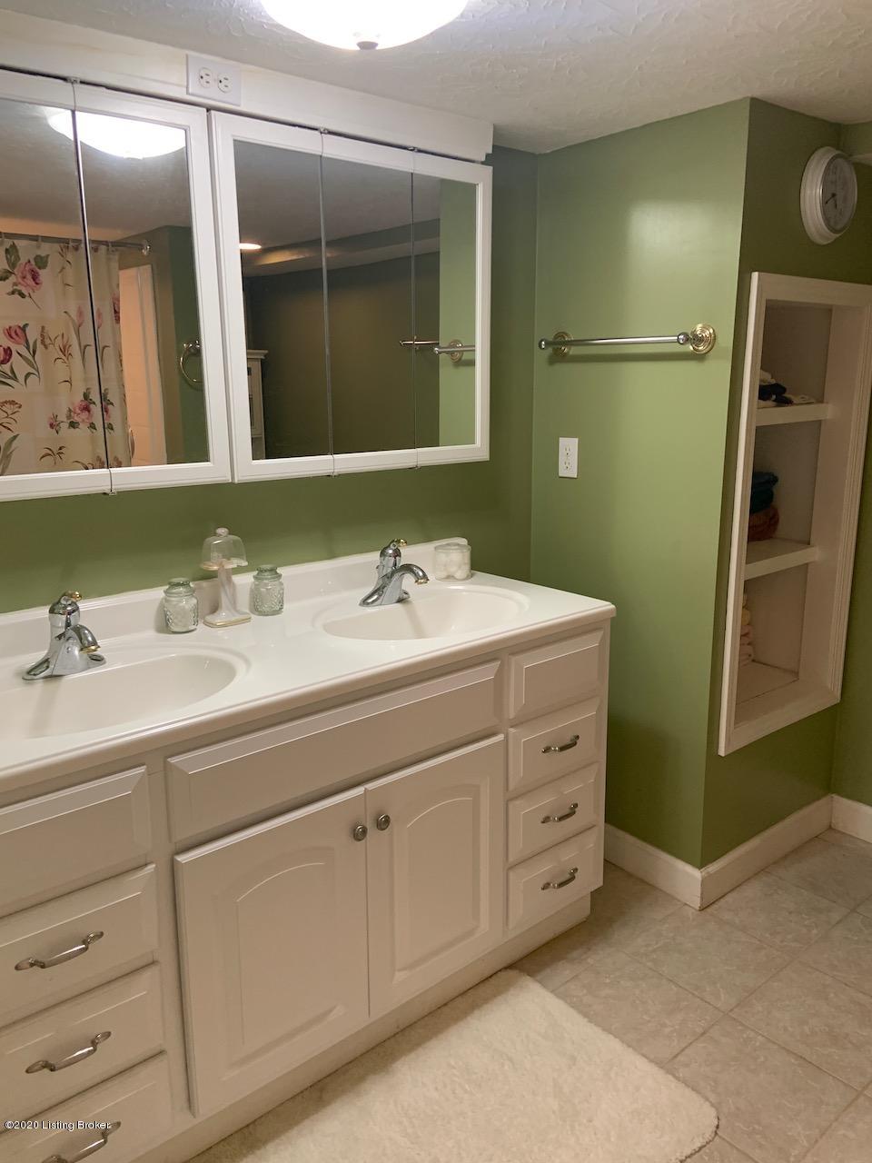 9905 3rd Street Road Louisville, KY 40272 - Photo 11 of 16 IMG_1145