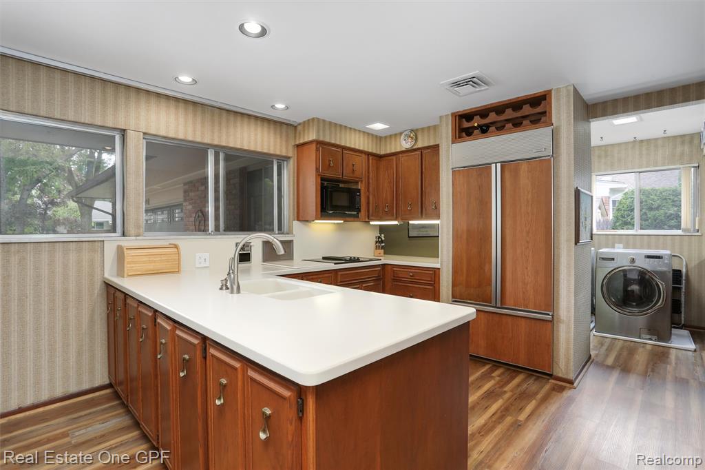 439 Barclay Road Grosse Pointe Farms, MI 48236 - Photo 14 of 47