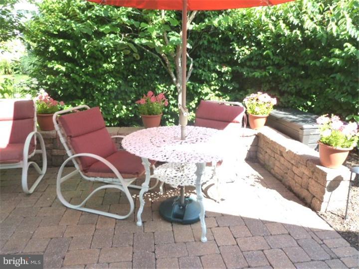 41 Bluebonnet Road Langhorne, PA 19047 - Photo 16 of 25 Patio