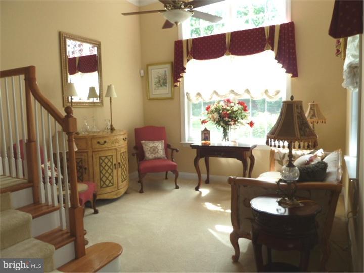 41 Bluebonnet Road Langhorne, PA 19047 - Photo 4 of 25 Living Room