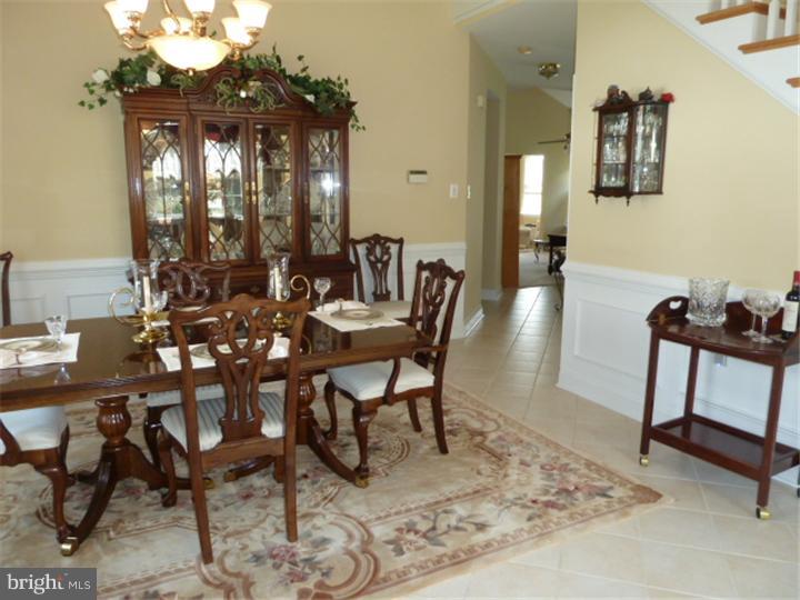 41 Bluebonnet Road Langhorne, PA 19047 - Photo 5 of 25 Dining Room