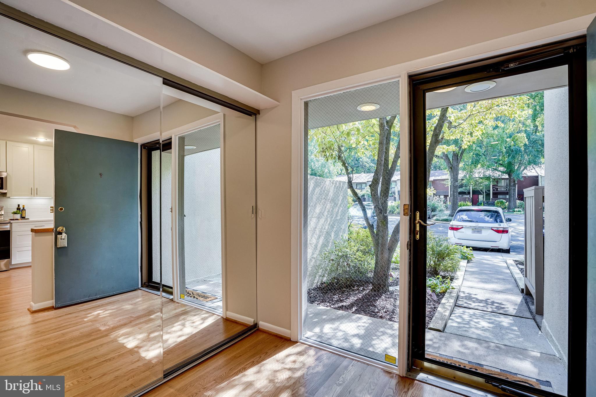 11624 Newbridge Court Reston, VA 20191 - Photo 4 of 60