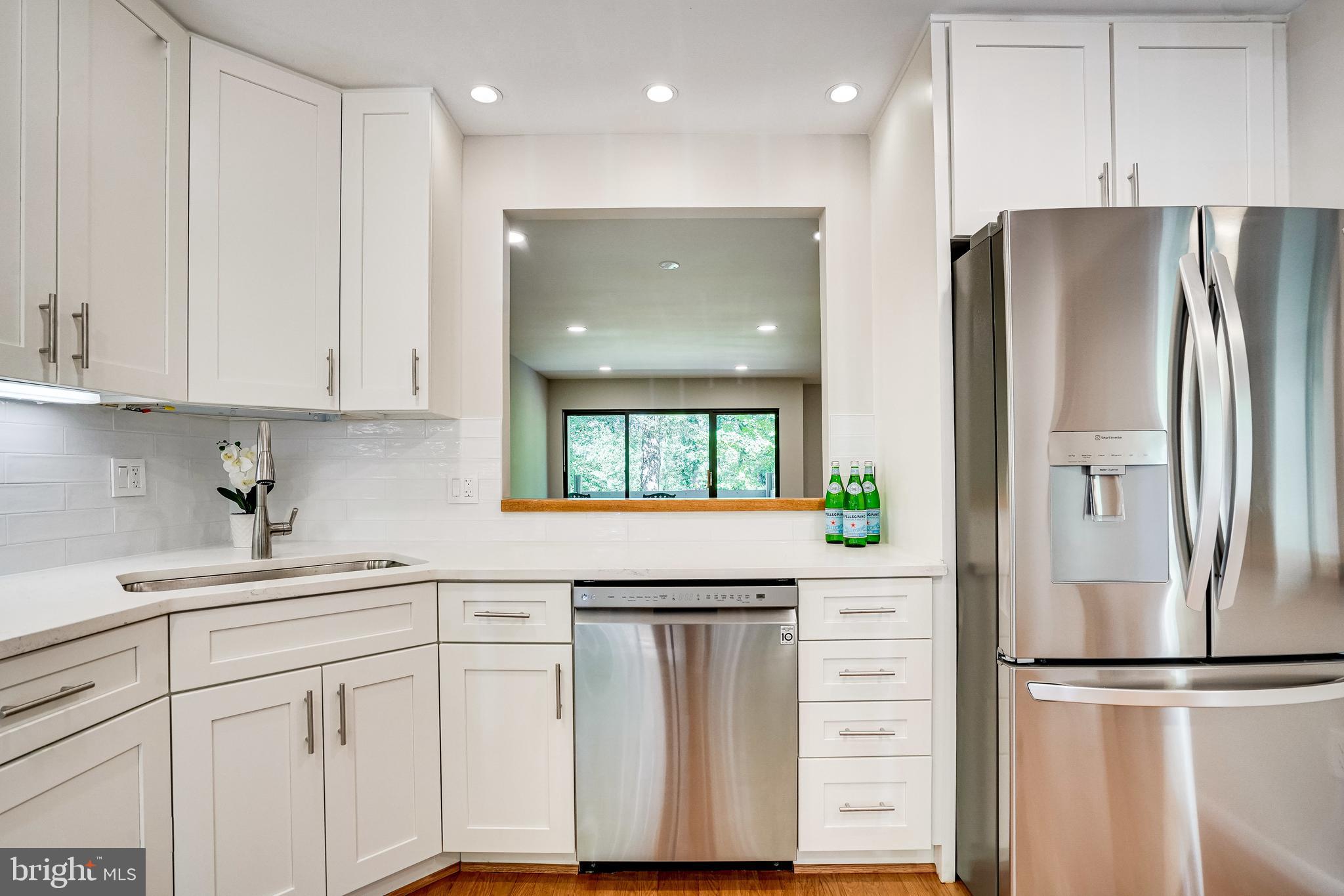 11624 Newbridge Court Reston, VA 20191 - Photo 8 of 60