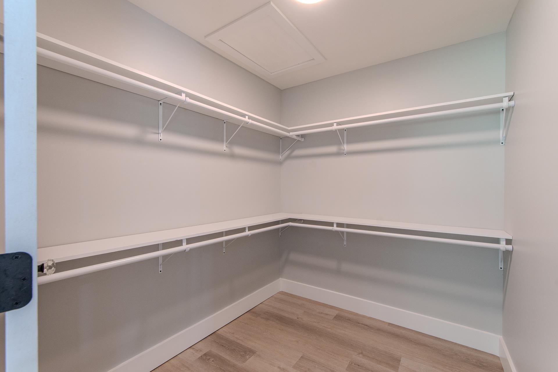 6800 Glendale Road Morris Chapel, TN 38361 - Photo 17 of 36 a close view of closet