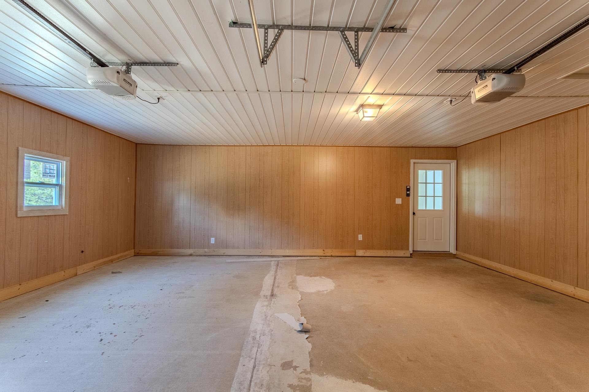 6800 Glendale Road Morris Chapel, TN 38361 - Photo 29 of 36 an empty room with windows