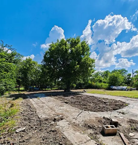 a view of outdoor space with city view