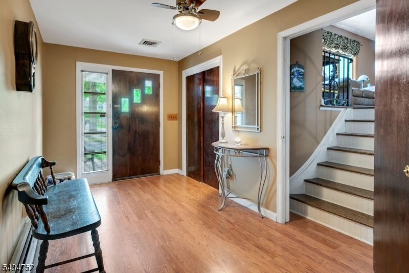 185 Ratzer Road Wayne, NJ 07470 - Photo 3 of 36