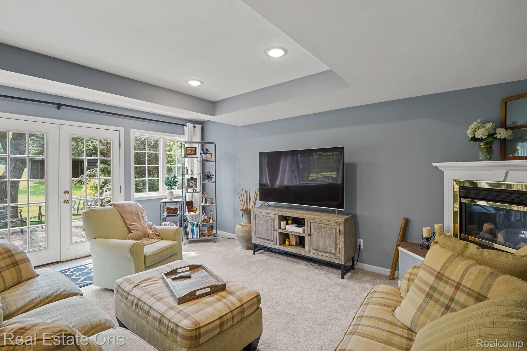 406 Wedington Court Rochester, MI 48307 - Photo 5 of 66 Gallery Image 5