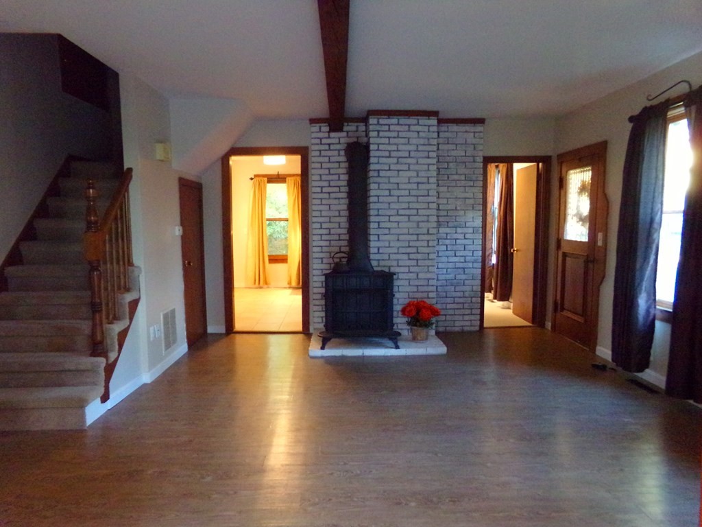 426 Allen Road Belchertown, MA 01007 - Photo 3 of 23 Gallery Image 3