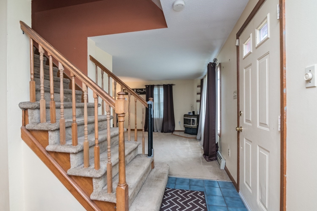 223 Mazarin Street Springfield, MA 01151 - Photo 6 of 32