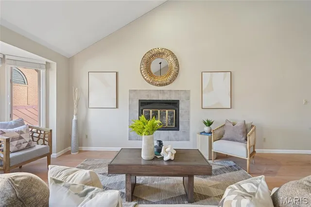 $359,000 | 4454 Lindell Boulevard, Unit 32, St. Louis, MO 63108