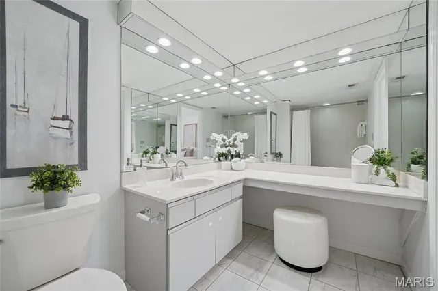 $359,000 | 4454 Lindell Boulevard, Unit 32, St. Louis, MO 63108