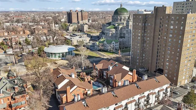 $359,000 | 4454 Lindell Boulevard, Unit 32, St. Louis, MO 63108