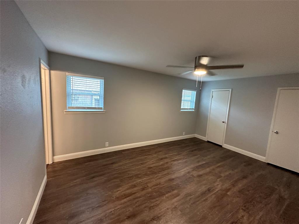 309 Southwest Murphy Road Burleson, TX 76028 - Photo 4 of 14