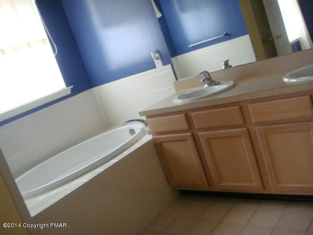 177 Kirkham Road Bushkill, PA 18324 - Photo 11 of 24 Master Bath II