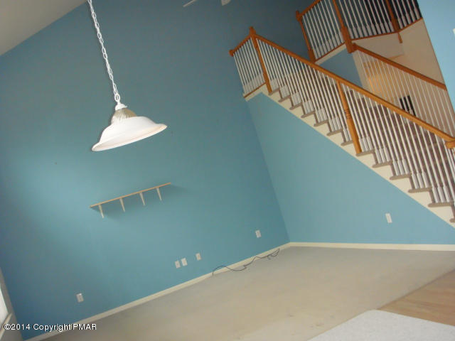 177 Kirkham Road Bushkill, PA 18324 - Photo 12 of 24 Family Room