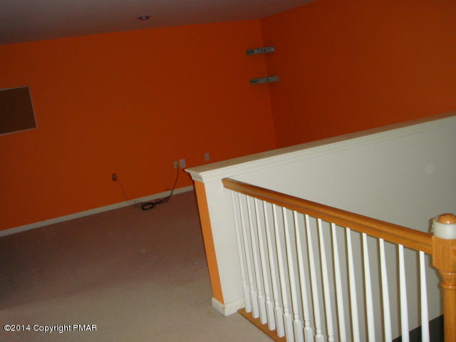 177 Kirkham Road Bushkill, PA 18324 - Photo 18 of 24 Loft