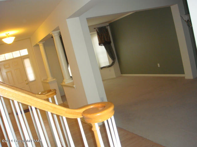 177 Kirkham Road Bushkill, PA 18324 - Photo 5 of 24 Dining to Living Room Areas