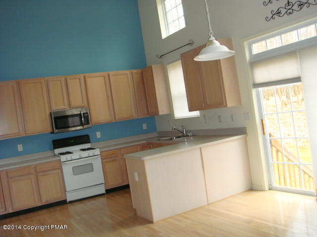 177 Kirkham Road Bushkill, PA 18324 - Photo 8 of 24 Kitchen