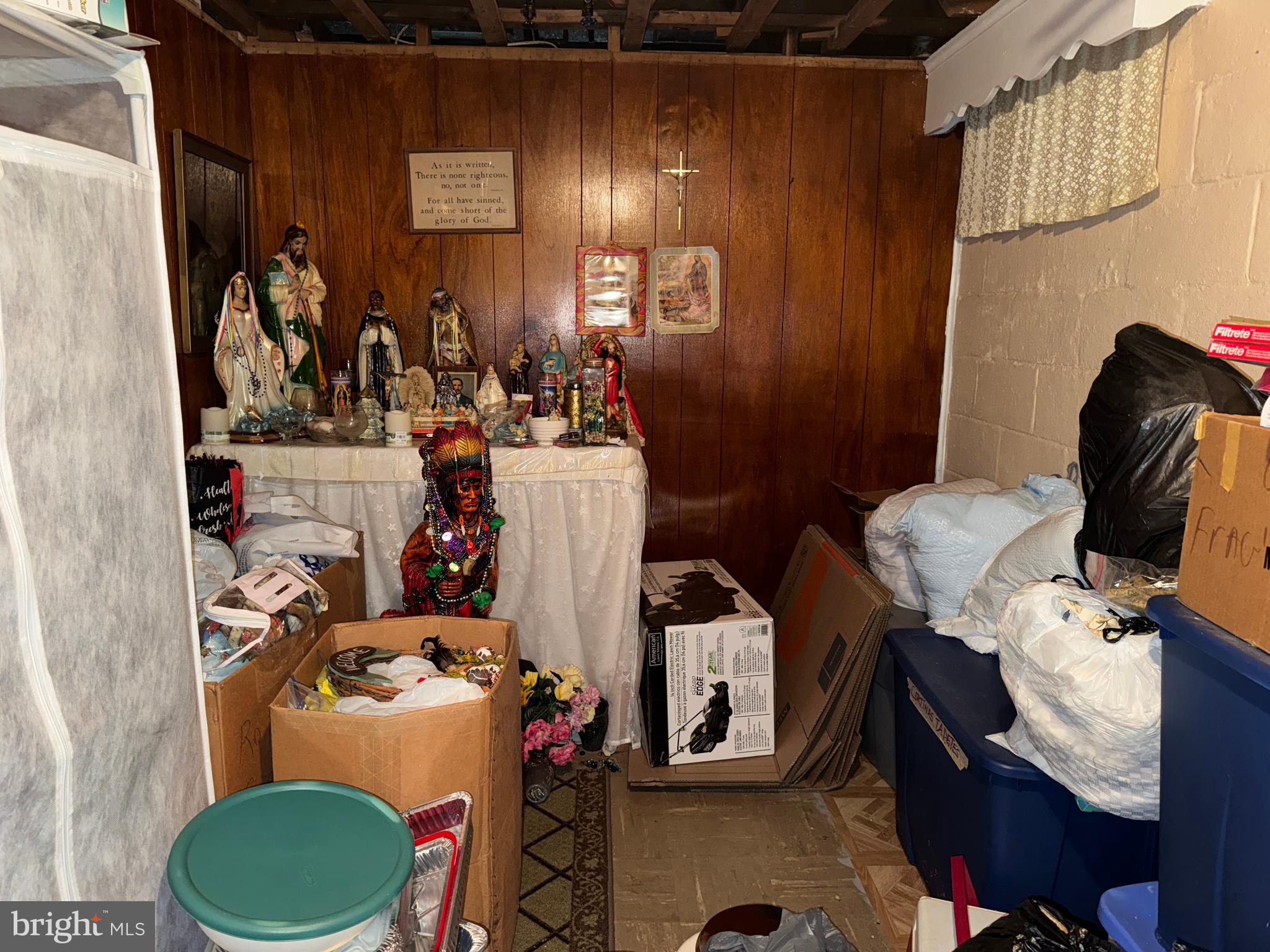 609 Evesham Avenue West Magnolia, NJ 08049 - Photo 46 of 73 a bathroom with a toilet and a mirror