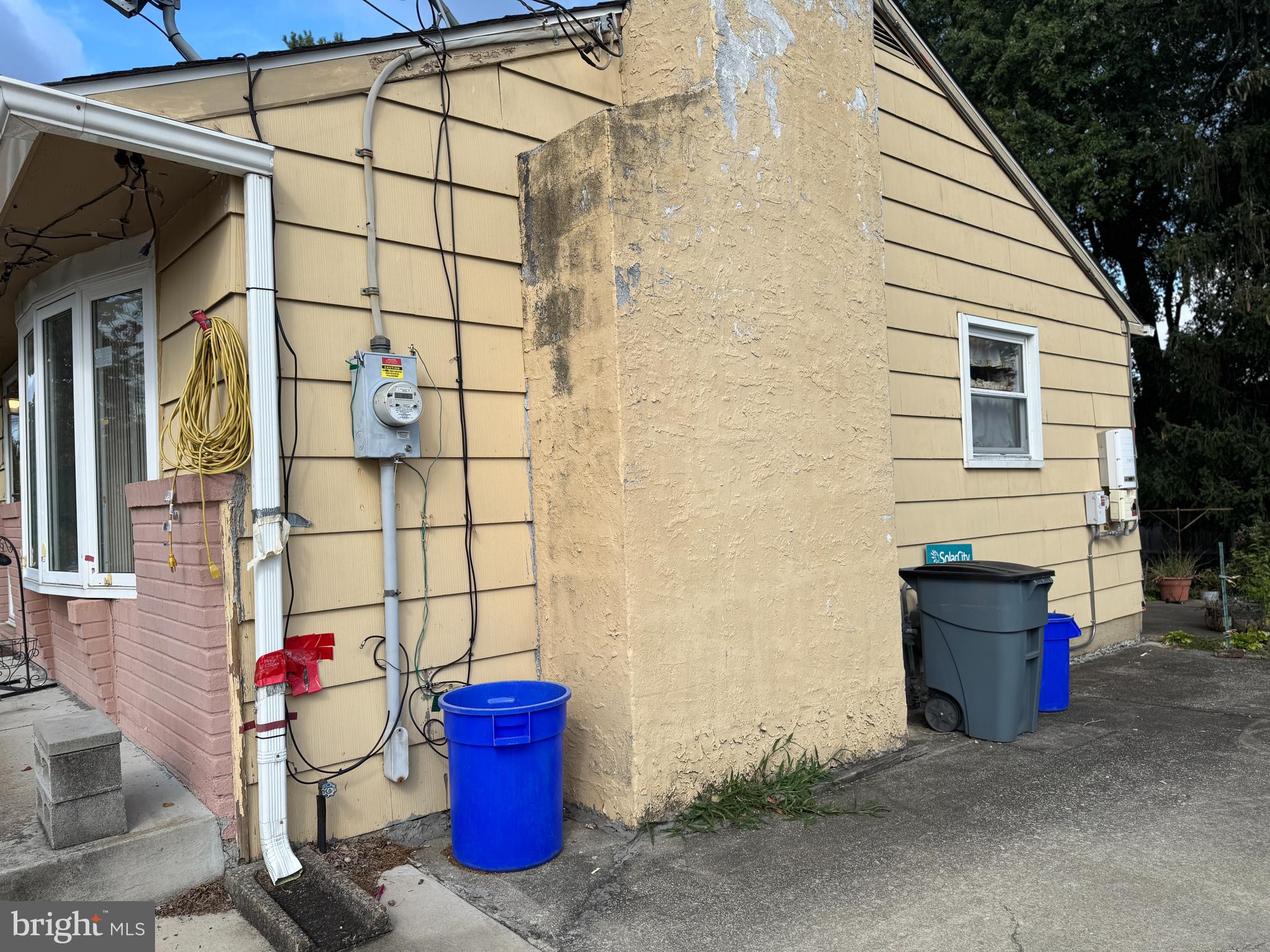 609 Evesham Avenue West Magnolia, NJ 08049 - Photo 5 of 73 a view of a outdoor space and a sink