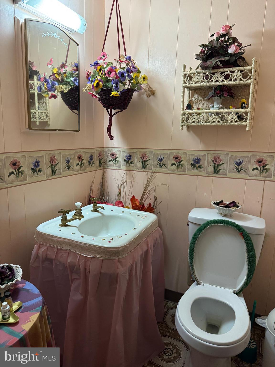 609 Evesham Avenue West Magnolia, NJ 08049 - Photo 61 of 73 a bathroom with a toilet sink and mirror
